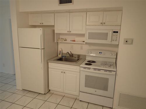 apt-202b-2700 Riverside Dr, Coral Springs, FL, 33065-5529 | Card Image