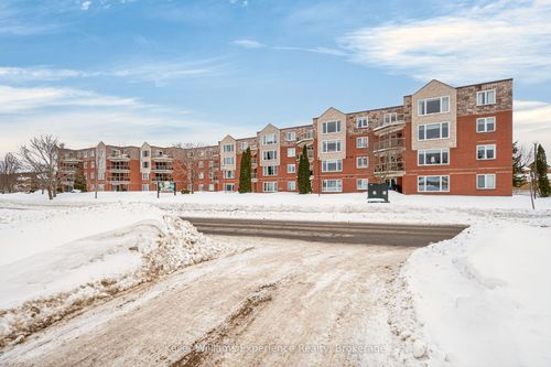 404-11 Beck Blvd, Penetanguishene, ON, L9M2G1 | Card Image