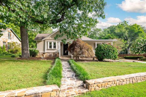 779 James Blvd, Signal Mountain, TN, 37377-2223 | Card Image