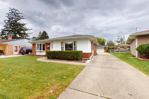 709 S Dennis Rd, Wheeling, IL, 60090-4670 | Card Image
