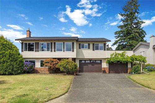 7218 Skyline Cres, Central Saanich, BC, V8M1M4 | Card Image