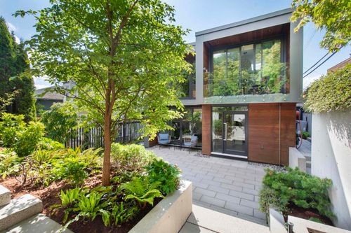 3895 Lonsdale Ave, North Vancouver, BC, V7N3K8 | Card Image