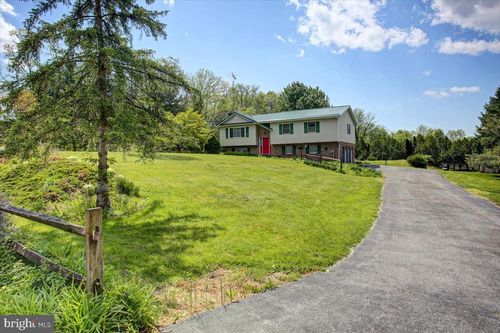 848 Carey Dr, Chambersburg, PA, 17202-7702 | Card Image