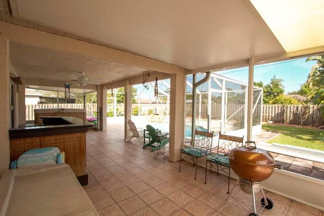 1019 Se Euclid Ln, House other with 3 bedrooms, 2 bathrooms and null parking in Port St Lucie FL | Image 33