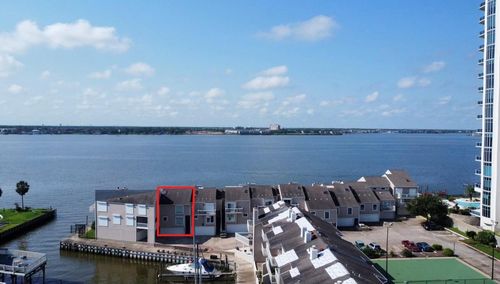 10 Mariner Village Dr, Seabrook, TX, 77586-5448 | Card Image
