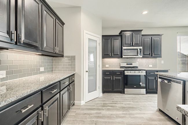 6913 Mcpherson Ln, House other with 4 bedrooms, 3 bathrooms and 2 parking in Midland TX | Image 11