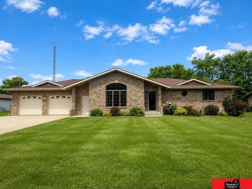 345 N Linden Street, Dodge, NE, 68633-4055 | Card Image