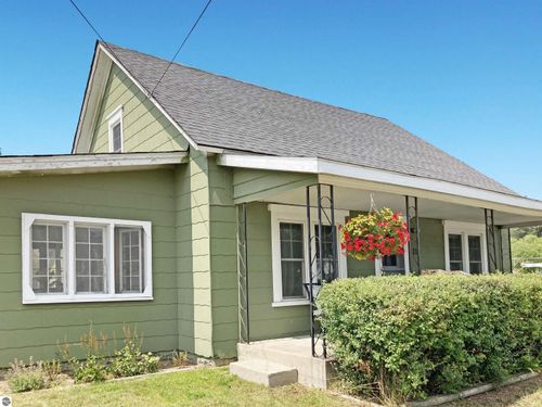 110 State Street, Grayling, MI, 49738 | Card Image