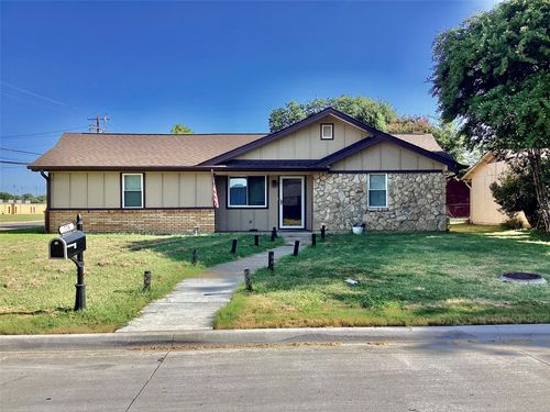776 Ponderosa Dr, Hurst, TX, 76053-5515 | Card Image