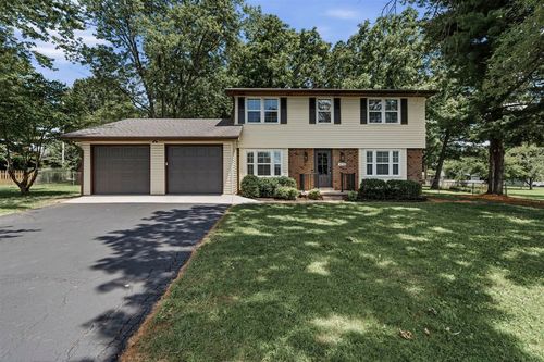 418 Saint Albans Dr, Bowling Green, KY, 42103-4738 | Card Image