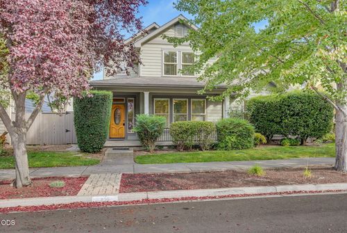 435 Clinton St, Ashland, OR, 97520-1215 | Card Image