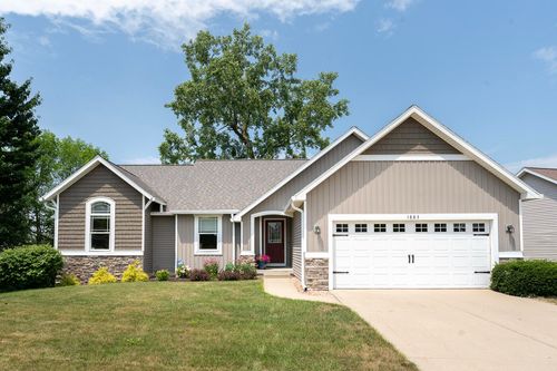 1883 Stratford Ln, Walker, MI, 49534-2181 | Card Image