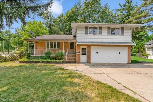 7010 York Road, Parma Heights, OH, 44130 | Card Image