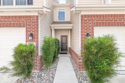 9625 Prairie Smoke Drive, Condo with 3 bedrooms, 2 bathrooms and null parking in Noblesville IN | Image 3