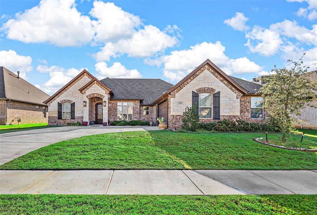 Mickelson Dr, Granbury, TX 76048