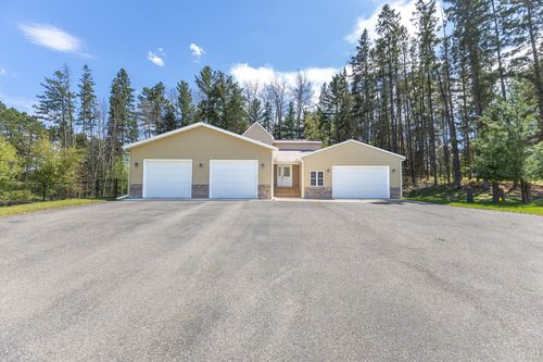 508 Spruce Grove Ln Nw, Bemidji, MN, 56601-7747 | Card Image
