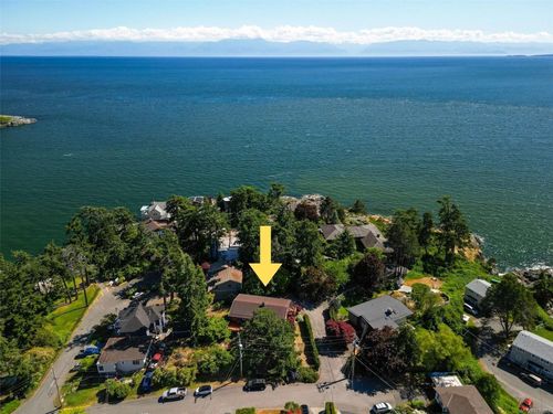 1413 Beatty St, Esquimalt, BC, V9A5L5 | Card Image