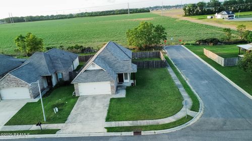 811 Rolling Mill Ln, Youngsville, LA, 70592-6098 | Card Image
