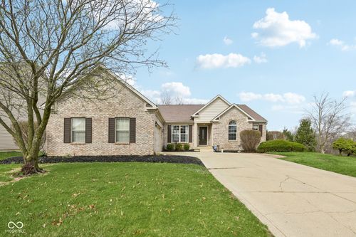 11588 Klotz Farm Blvd, Fishers, IN, 46037-4067 | Card Image