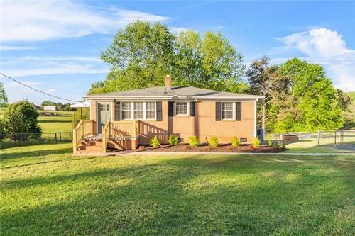 3825 N Highway 101, GREER, SC, 29651-5041 | Card Image