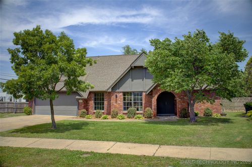4601 S 66th East Ave, Tulsa, OK, 74145-5818 | Card Image