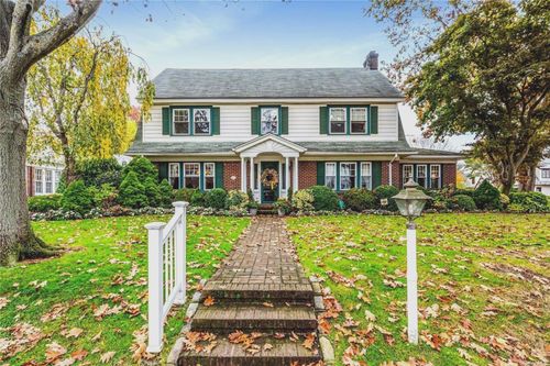 163 Brixton Road, Garden City, NY, 11530 | Card Image