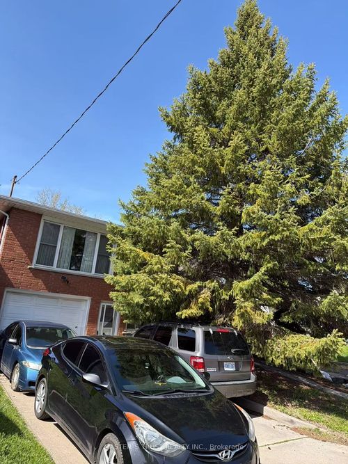 32 Gale Cres, St. Catharines, ON, L2R3K9 | Card Image
