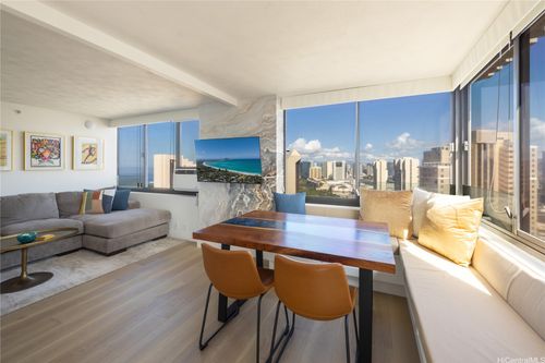 3901-343 Hobron Ln, Honolulu, HI, 96815-1099 | Card Image