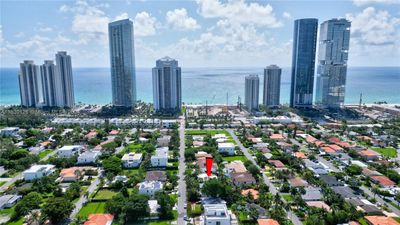 312 189th St, House other with 3 bedrooms, 2 bathrooms and null parking in Sunny Isles Beach FL | Image 3