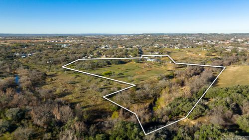 308 Oakhaven Ln, Fredericksburg, TX, 78624-4848 | Card Image