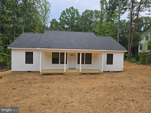 728 Meadow Dr, Tappahannock, VA, 22560-5544 | Card Image