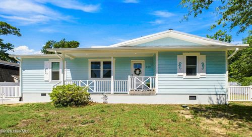217 Ne 38th St, Oak Island, NC, 28465-5634 | Card Image
