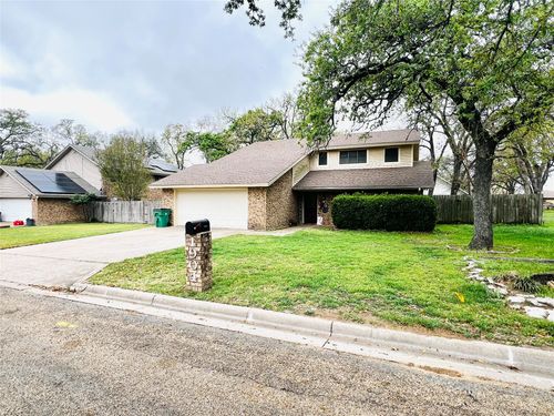 1904 N Hoover Ave, Cameron, TX, 76520-2145 | Card Image