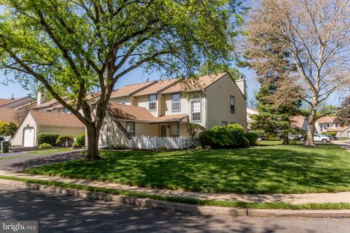 1739 Mcnelis Dr, SOUTHAMPTON, PA, 18966-4051 | Card Image