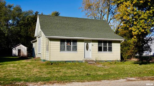 202 S First St, Easton, IL, 62633-9302 | Card Image