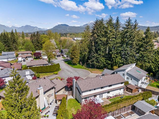 12610 Thornton Place, House other with 4 bedrooms, 2 bathrooms and 4 parking in Maple Ridge BC | Image 3