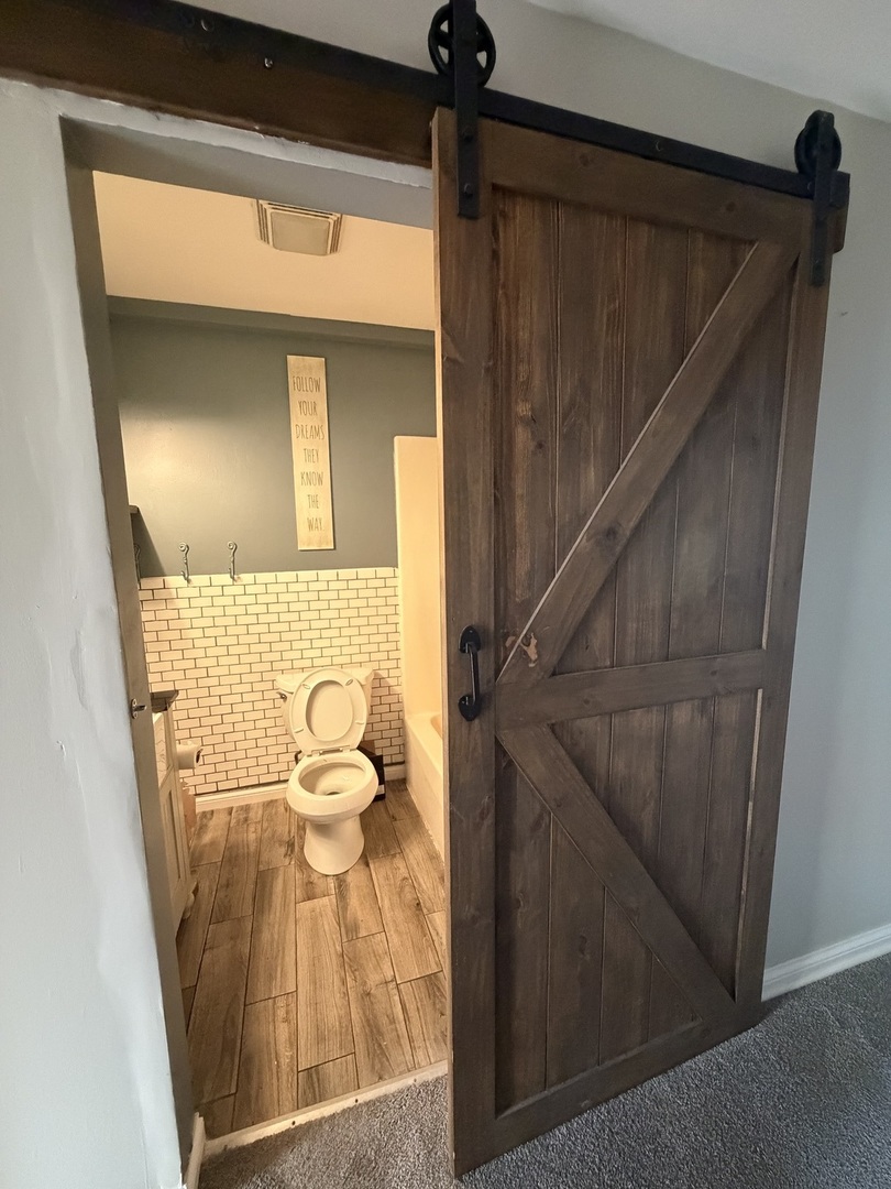 Residential Lease in Round Lake Beach 2
