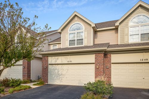 1251 Townes Cir, Aurora, IL, 60502-6742 | Card Image