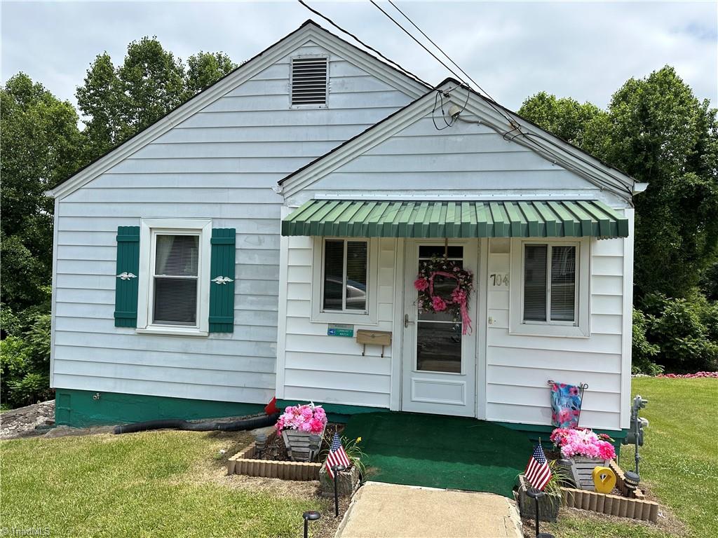 Burnett St, Reidsville, NC 27320