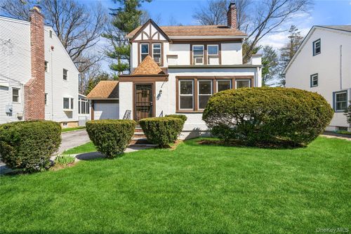5 Burbury Ln, Great Neck, NY, 11023-1307 | Card Image