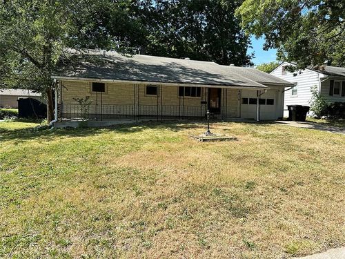 4016 S Spring St, Independence, MO, 64055-4347 | Card Image