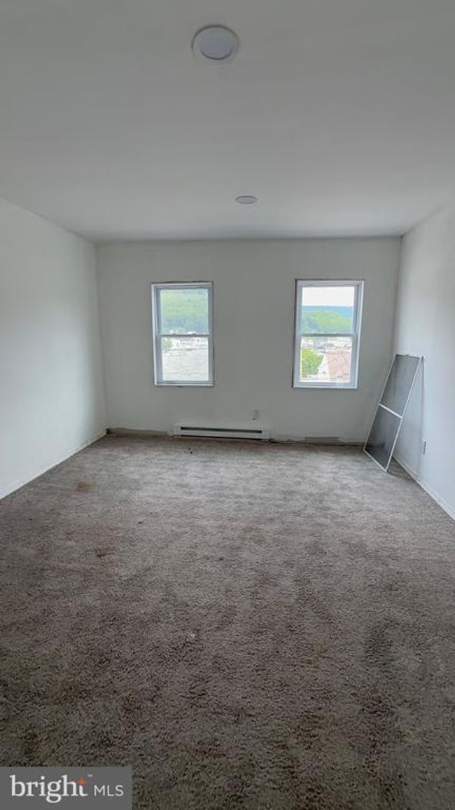 926 - 924 W Spruce St, Home with 3 bedrooms, 2 bathrooms and null parking in Coal Township PA | Image 23