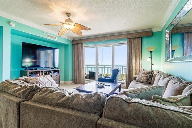 APT-402 - 3702 N Highway A1a, Condo with 3 bedrooms, 3 bathrooms and null parking in Hutchinson Island FL | Image 5