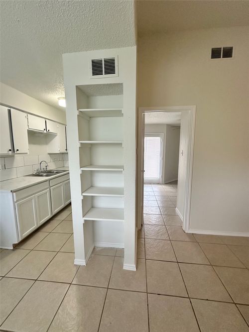 205-4322 Gillis Street, Austin, TX, 78745 | Card Image