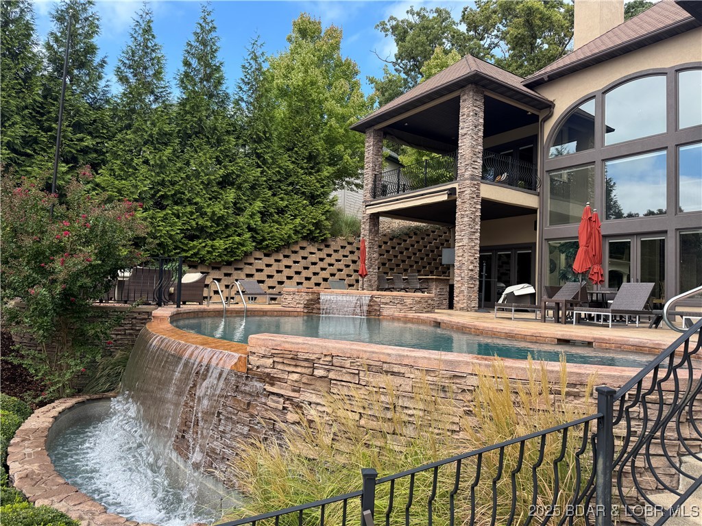 Residential in Sunrise Beach 4