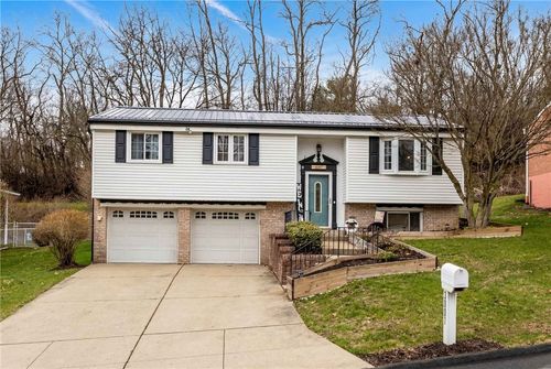 3007 Pitchfork Dr, Mc Kees Rocks, PA, 15136-1539 | Card Image