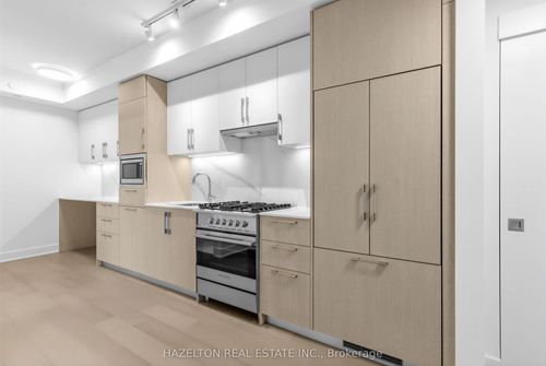 606-8 Manor Rd W, Toronto, ON, M4S0E6 | Card Image