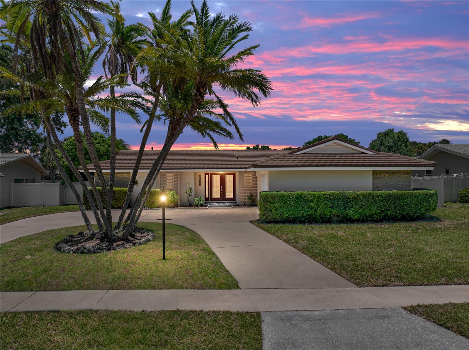 Joyce Dr, Largo, FL 33774