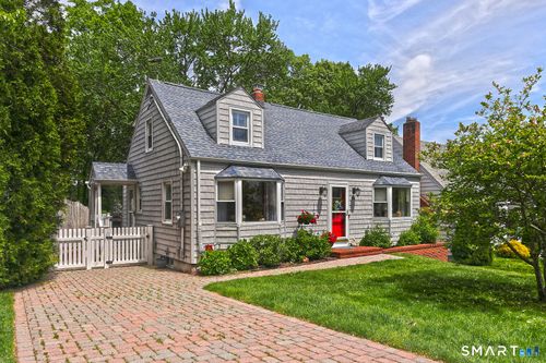 137 Lake St, West Haven, CT, 06516-6818 | Card Image