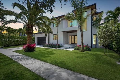 1940 Alamanda Dr, North Miami, FL, 33181-2625 | Card Image
